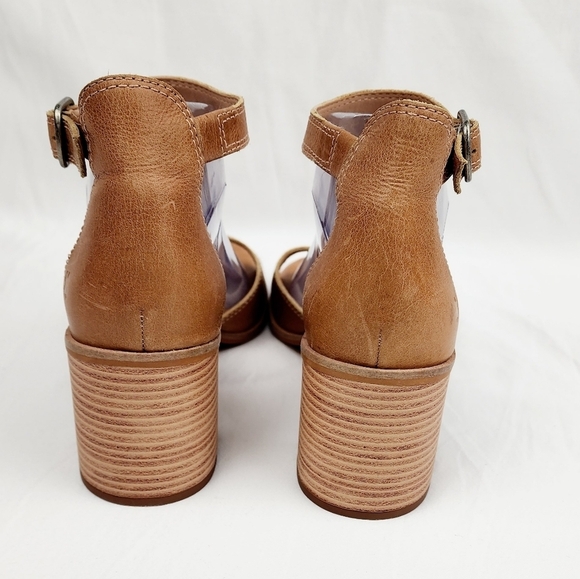 Lucky Brand Sabeni Leather Tan Sandals - Picture 10 of 15